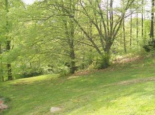 3 Squires Dr, Saint Albans, WV 25177