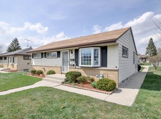 5522 W Cold Spring Rd, Milwaukee, WI 53220