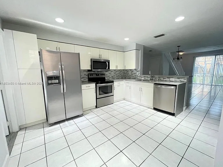1566 Coronado Rd — Photo 2