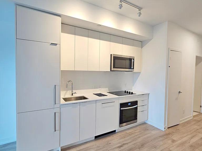 181 Sheppard Ave E #522 — Photo 12