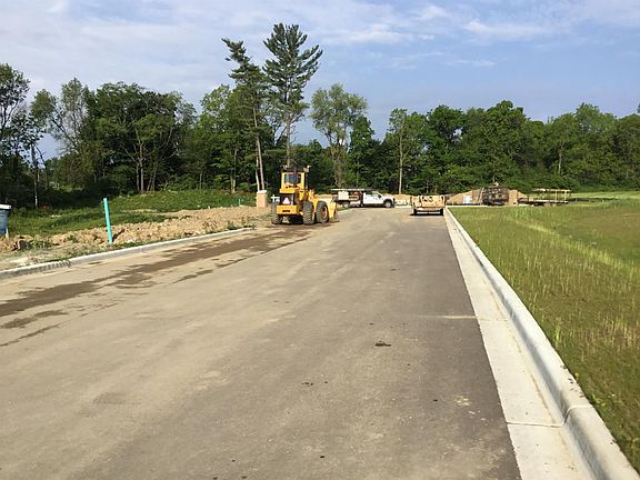 5th image of 324 Arbor Ln