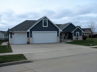 1206 Bobby Ct, Appleton, WI 54915