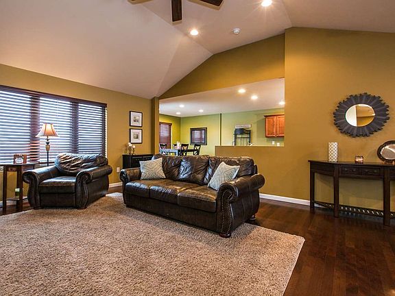 5th image of 15887 Red Maple Dr