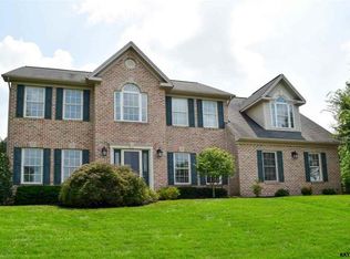 15 McCurley Dr, New Freedom, PA 17349