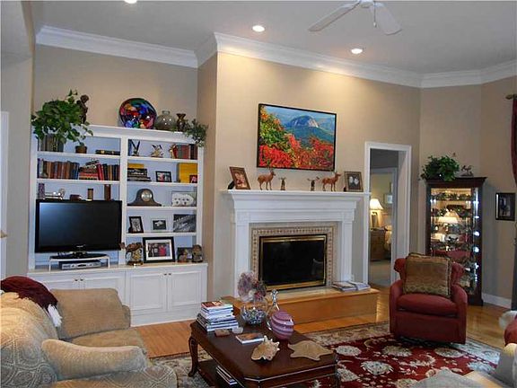 2nd image of 4223 McKean Ln