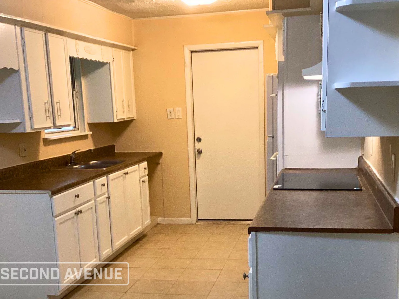 3 bed, 1.0 bath, 1008 sqft, $1,325 — Photo 2