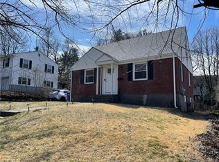 26 Farnsworth St, Hamden, CT 06517