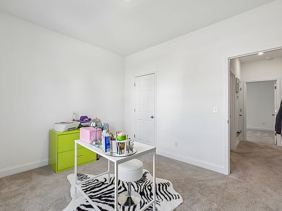 4th image of 375 Triple Crown Cir