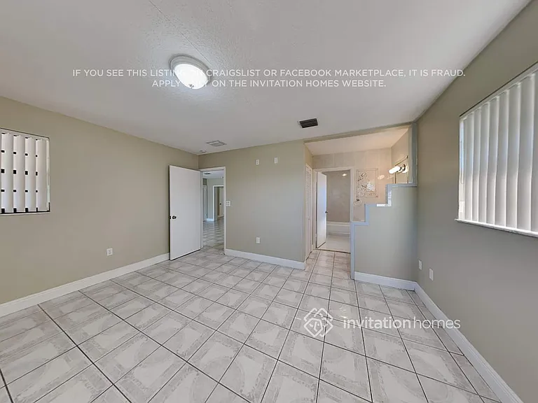 6435 SW 32nd St — Photo 9