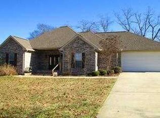 110 3rd St, Flora, MS 39071