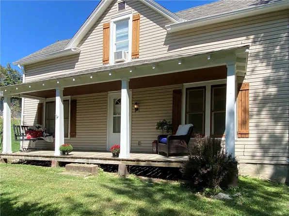 403 W Pine St, Oregon, MO 64473
