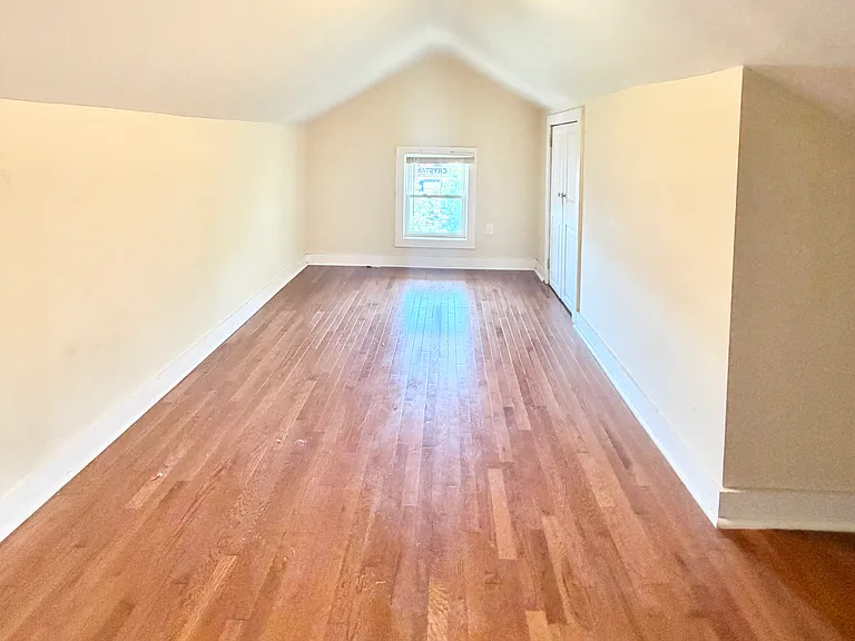 133 Hobart St #2W — Photo 8