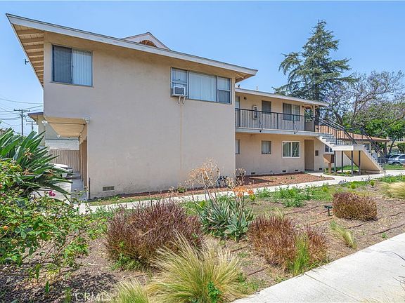 5th image of 608 W Bellevue Dr