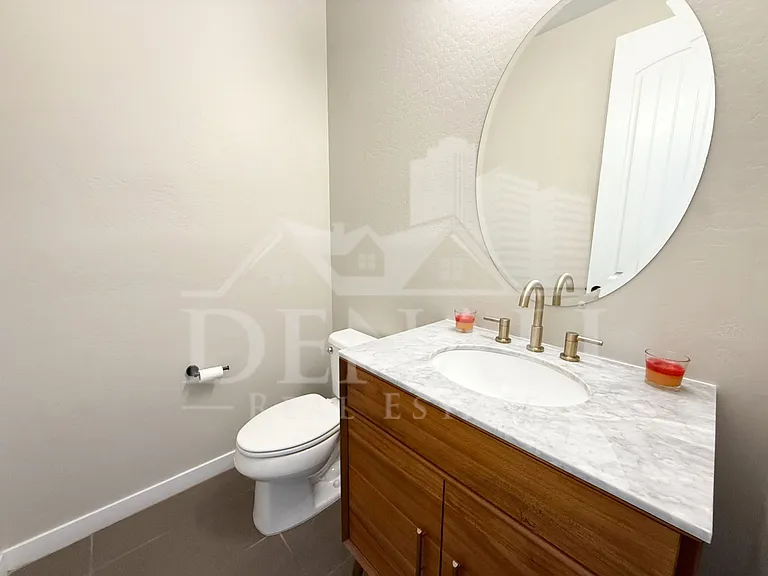 1729 W Myrna Ln — Photo 30