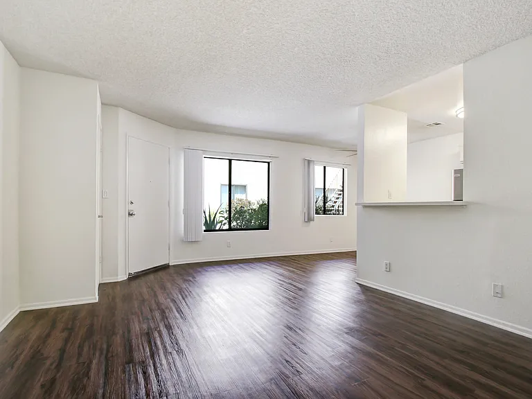 11325 Morrison St — Photo 64