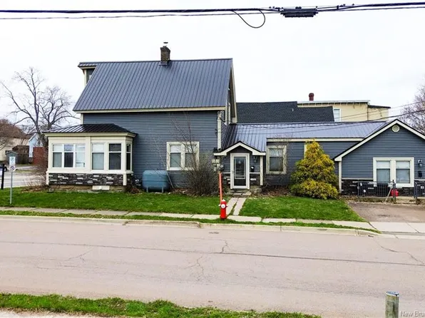 203 Mountain Rd, Moncton, NB E1C 2L5