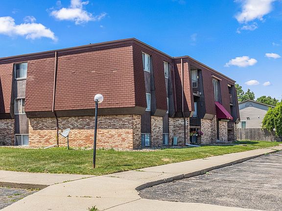 2nd image of 21641 Hillside Dr #2D