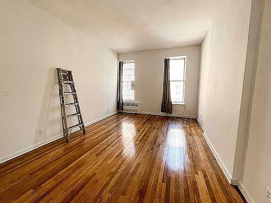 2nd image of 404 W 51st St #4AA