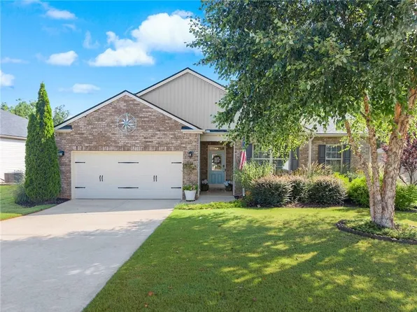 3291 Heatherwood Dr, Gainesville, GA 30507