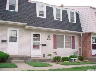 7401 Kingston Ct #C, Mentor, OH 44060