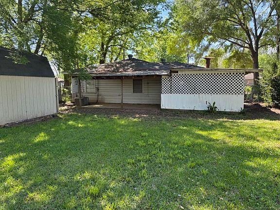 2nd image of 1711 San Saba St