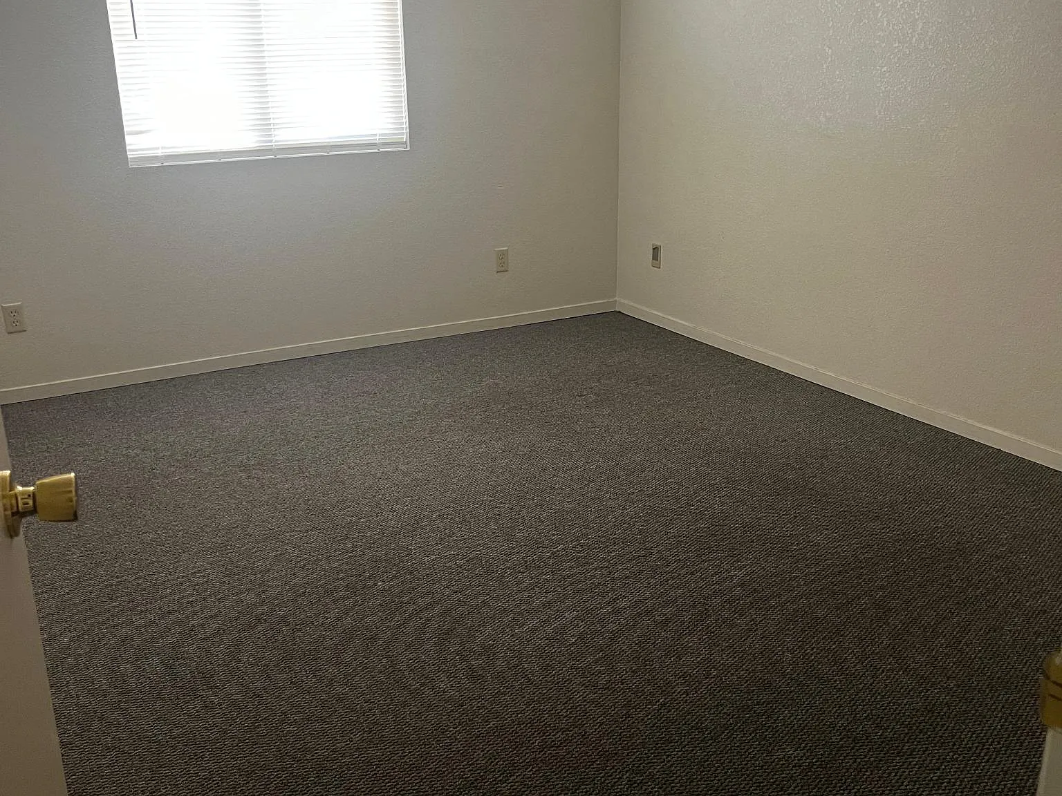 220 N Jones St — Photo 3