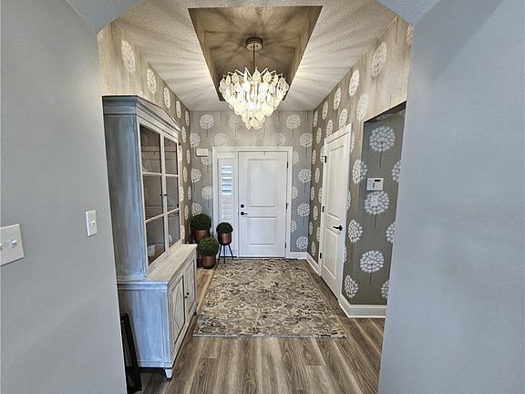 5th image of 111 Palomino Ct