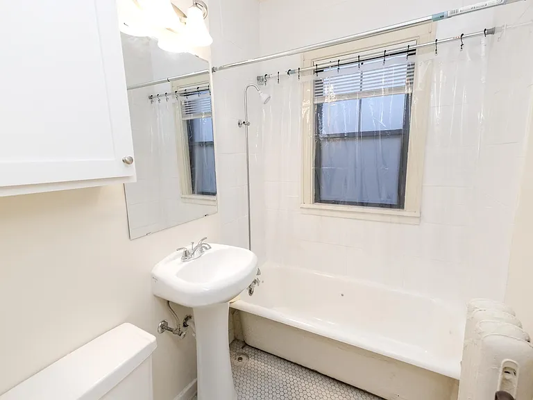 Garfield Court Apartments — Photo 15