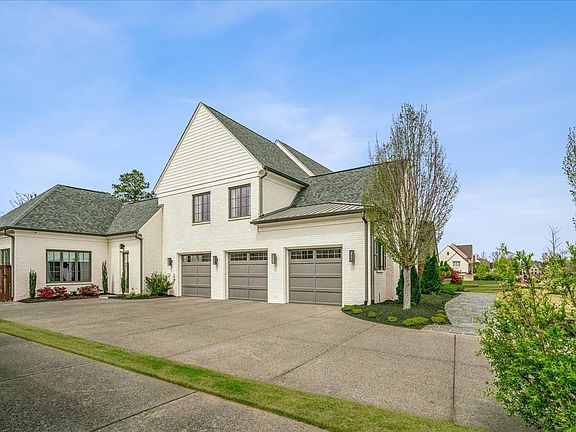 4th image of 3149 Chapel Woods Cv