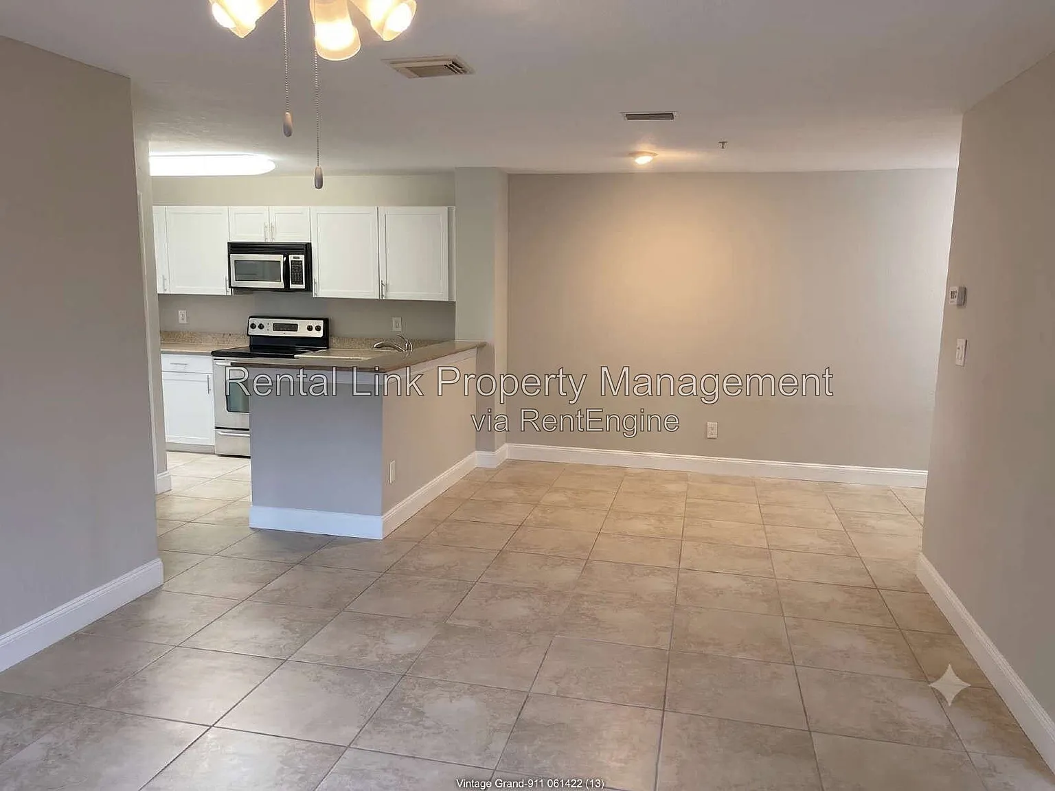2 bed, 2.0 bath, 972 sqft, $1,595 — Photo 3