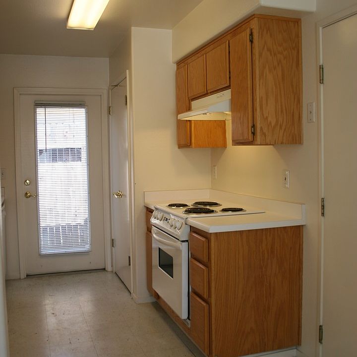 Building Photo 5
