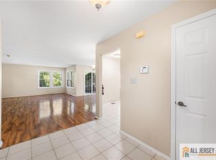 2 John Tyler Ct, Monroe Township, NJ 08831