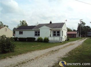 2329 Ray Rd, Fenton, MI 48430