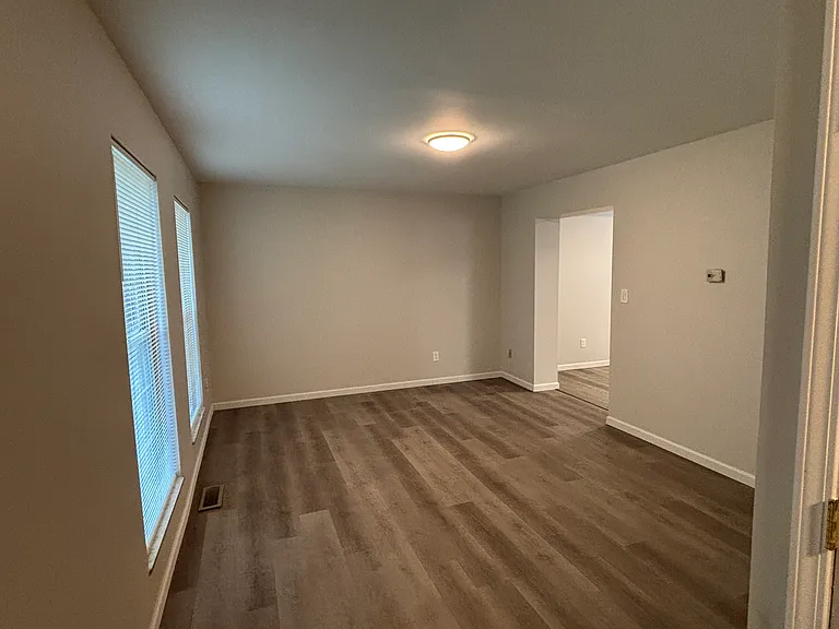 825 Bernese Ct — Photo 11