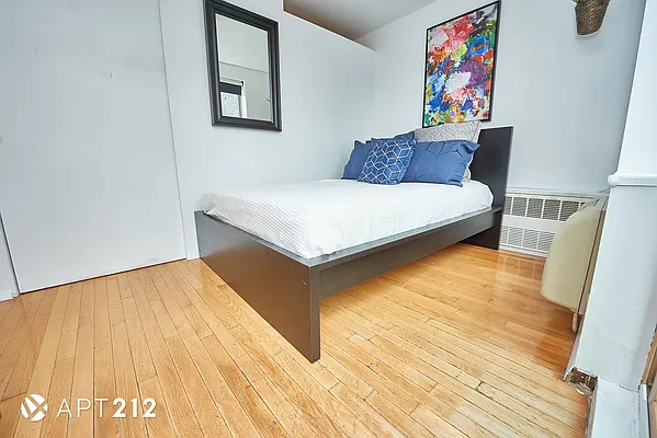 Rented by APT212 INC | media 17