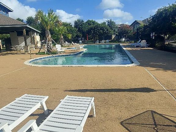 POOL AND PLAYGROUND 2 BLKS FROM HOUSE