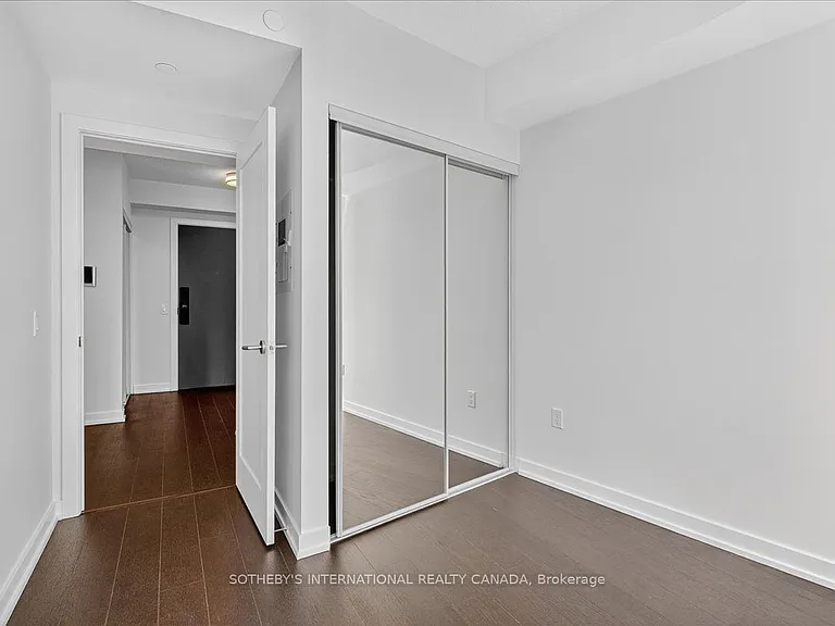 10 York St #2105 — Photo 15