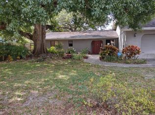 824 Alderwood Way, Sarasota, FL 34243