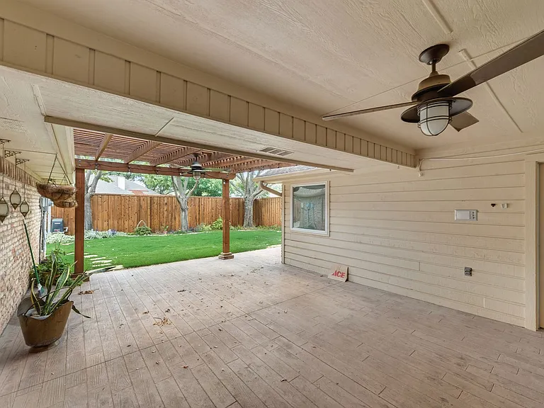 212 Steamboat Dr — Photo 15