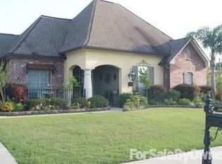 306 Southlake Cir, Youngsville, LA 70592