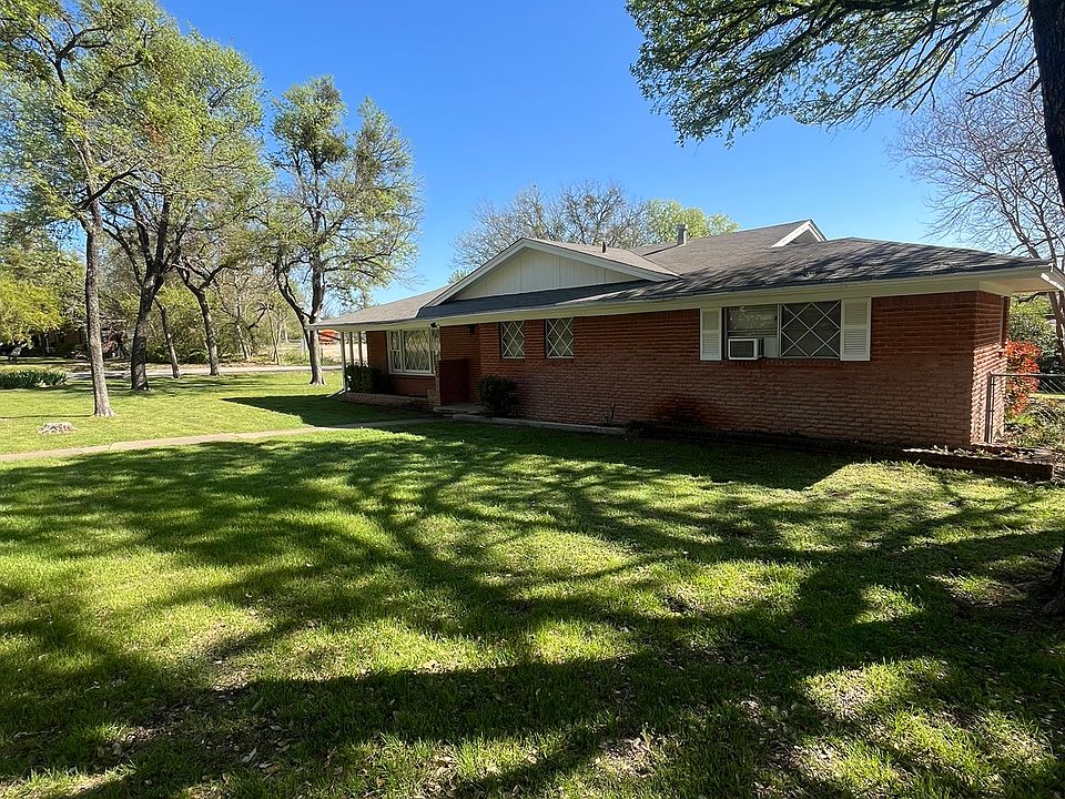 1st image of 111 Lakeridge Rd