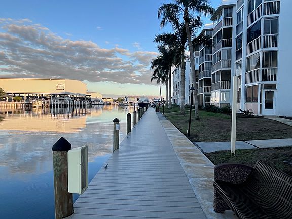 Dock