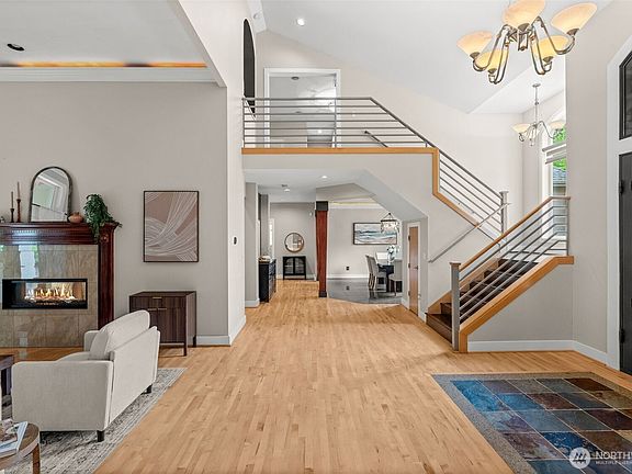 4th image of 4412 Towhee Drive NW