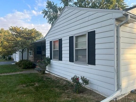 3rd image of 606 Berkley Dr