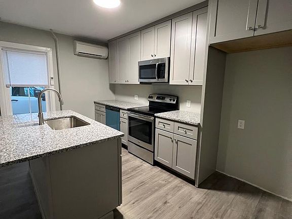 4th image of 609 Lancaster Ave Suite 1