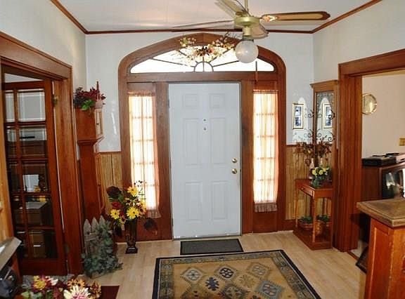 3rd image of 412 N Hinckley St