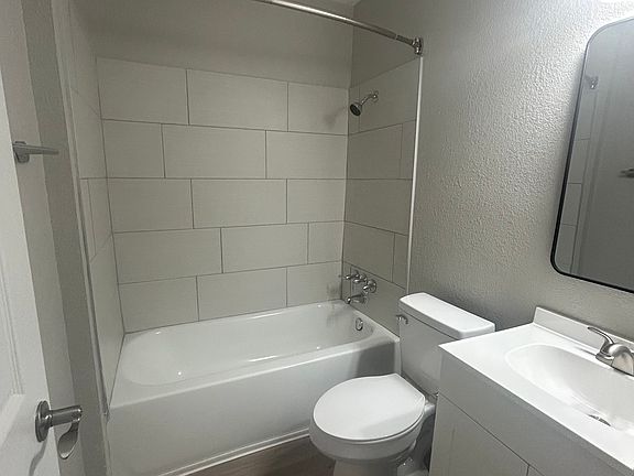 5th image of 706 Bracewood Cir APT C