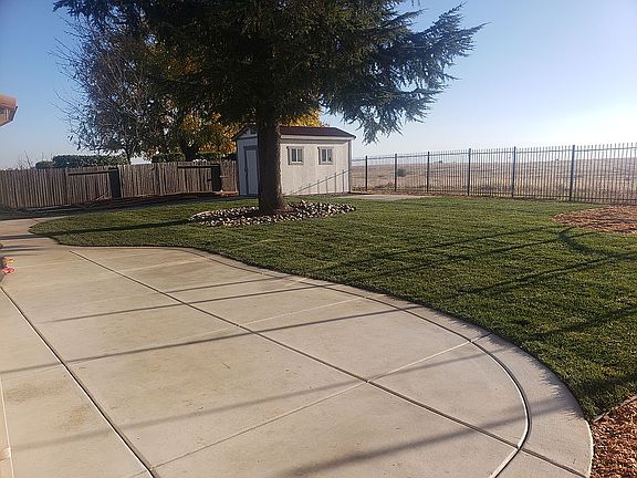 4th image of 4445 McRoberts Dr