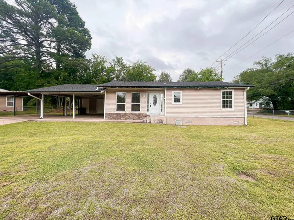 205 S Lee Ave, Mount Pleasant, TX 75455
