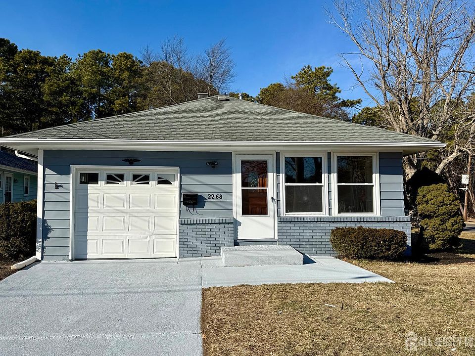 1st image of 2268 Mount Hood Ln